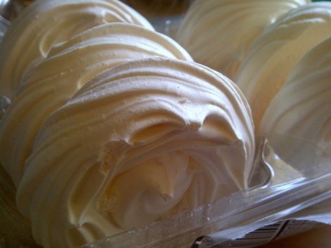 Meringue nests