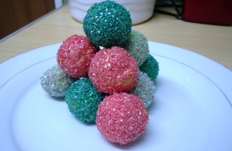 Christmas bauble cake pops