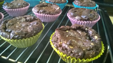 Cooling chocolate cakes