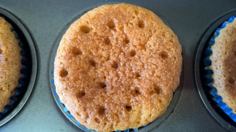 Cupcakes with holes in